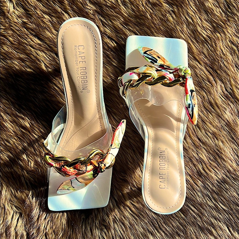 NWT Cape Robbin Heeled Sandal (Size 7.5 US)